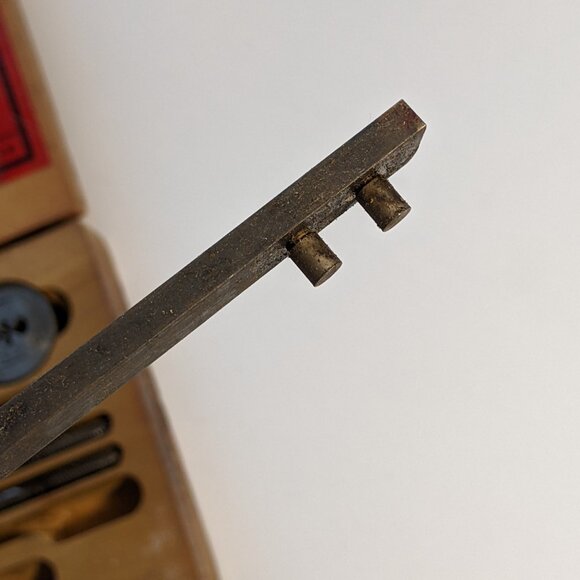 Greenfield Tap & Die Tool Set A-1 Little Giant Screw Plate Wood Box - INCOMPLETE - Picture 14 of 15